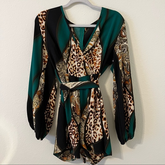 SHEIN SXY Leopard & Paisley Print Colorblock Lantern Sleeve Belted Romper - Picture 8 of 14